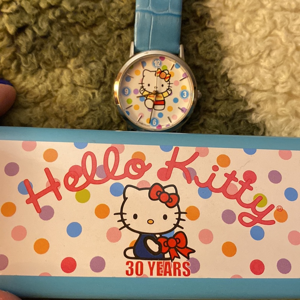 Hello Kitty Commemorative Watch - Picture 6 of 12